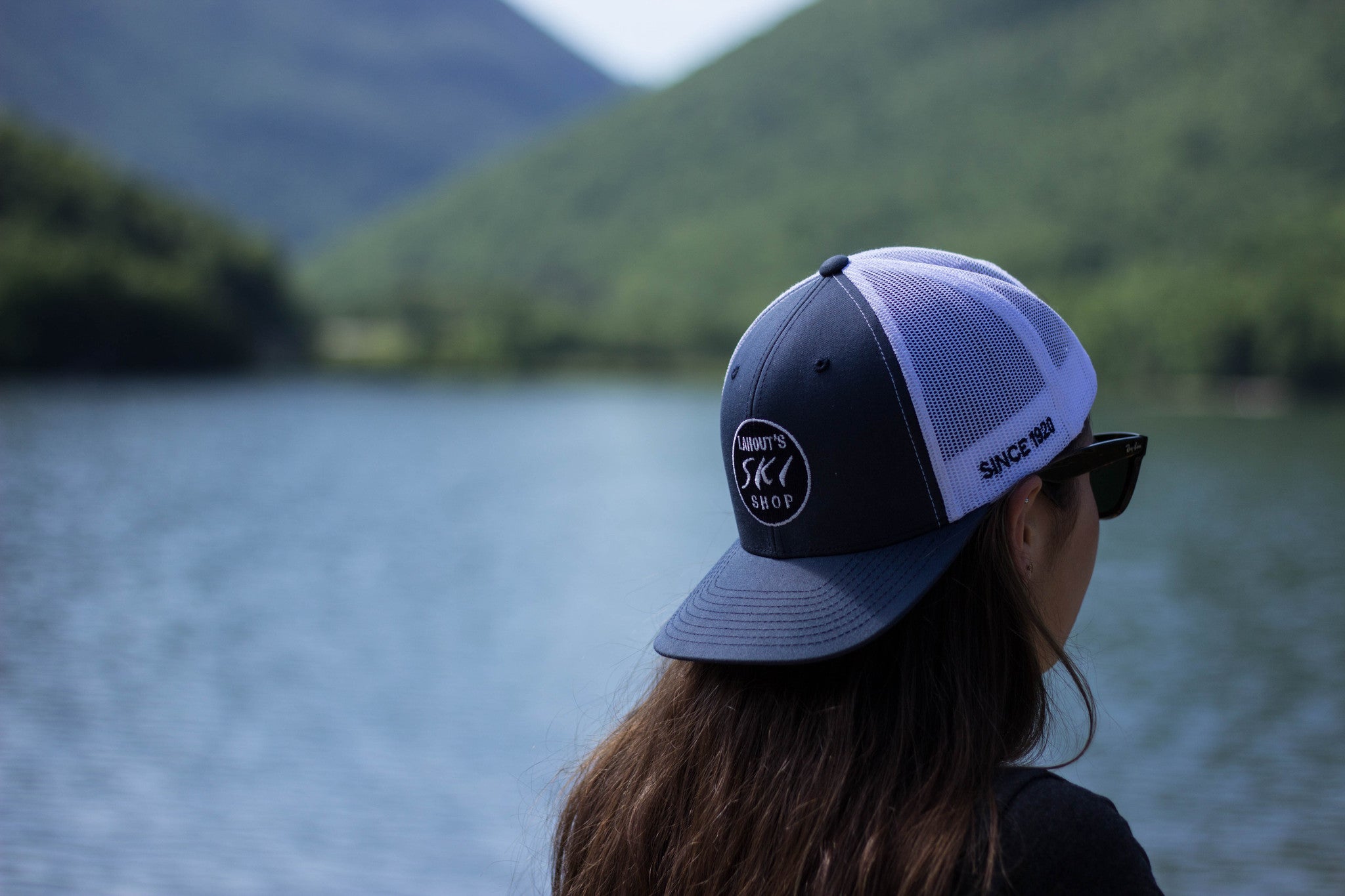 The Kalen Trucker - Navy/White